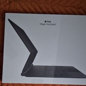 NWT Apple iPad Magic Keyboard in Black